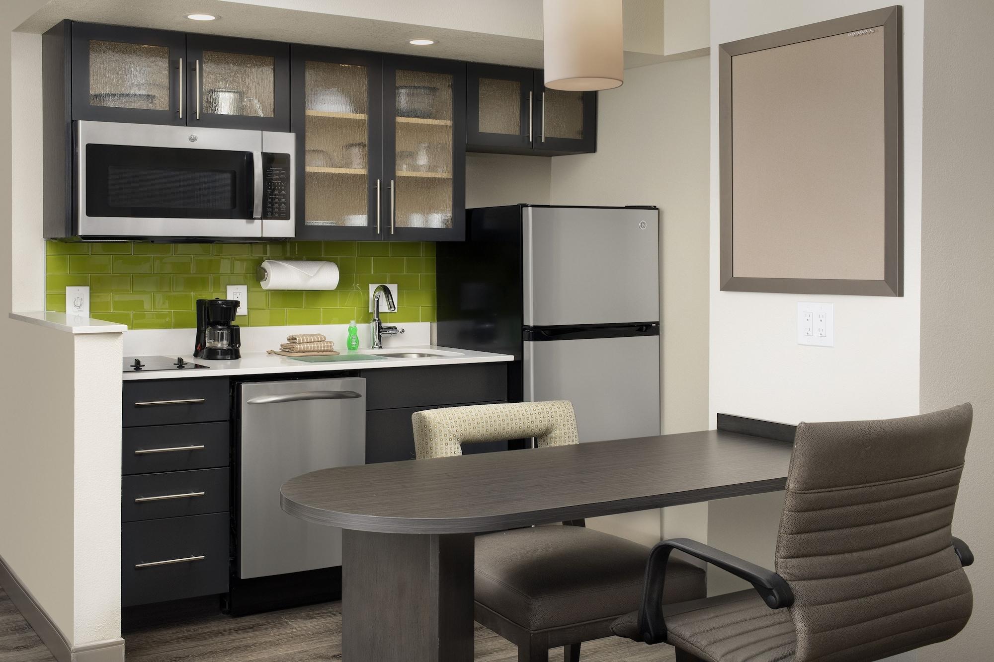Candlewood Suites Alexandria West By Ihg Экстерьер фото