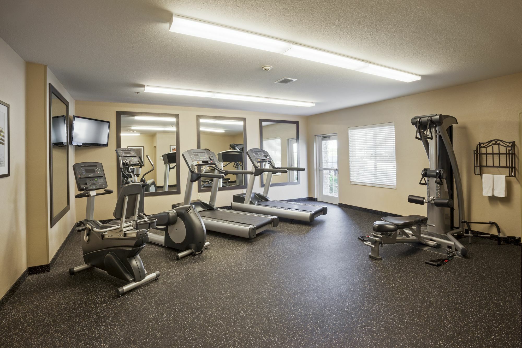 Candlewood Suites Alexandria West By Ihg Экстерьер фото